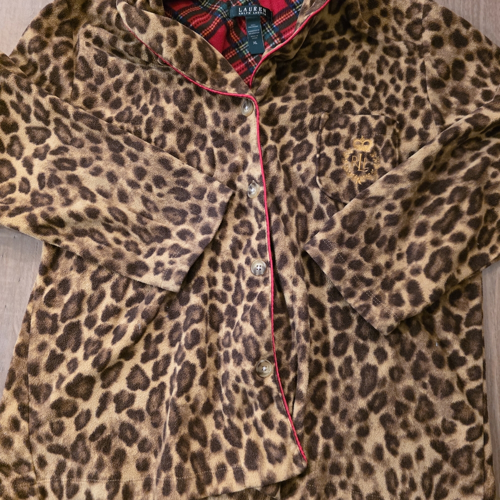Leopard Print Pajamas Top And Bottoms XL